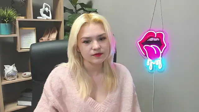 SweetLilyxo online show from March 26, 2026, 7:25 am