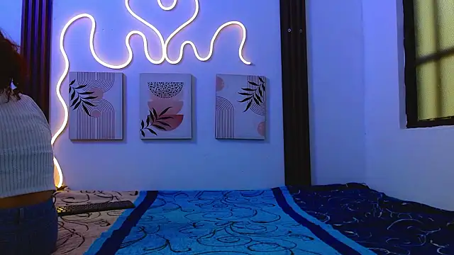 Snapshot of miss_caty chatting on February 25, 2026, 9:02 pm miss caty online show from February 25, 2026, 9:02 pm