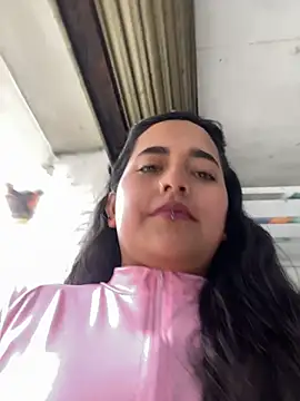 Snapshot of Annie_Alicee chatting on July 10, 2026, 1:58 pm Annie Alicee online show from July 10, 2026, 1:58 pm