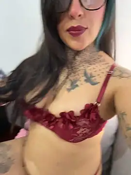Snapshot of Annie_Alicee chatting on August 5, 2026, 5:05 pm Annie Alicee online show from August 5, 2026, 5:05 pm