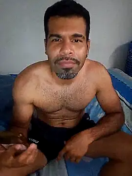 Snapshot of thom_1 chatting on February 3, 2026, 8:47 pm thom 1 online show from February 3, 2026, 8:47 pm