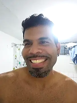 Snapshot of thom_1 chatting on February 6, 2026, 11:52 pm thom 1 online show from February 6, 2026, 11:52 pm