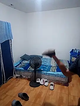 Snapshot of thom_1 chatting on March 13, 2026, 12:17 am thom 1 online show from March 13, 2026, 12:17 am