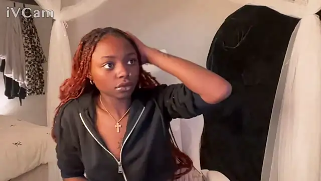 Snapshot of missbbydior chatting on February 11, 2026, 8:36 pm missbbydior online show from February 11, 2026, 8:36 pm