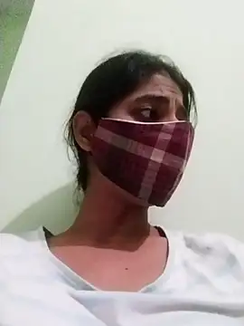 Snapshot of Kitti-Sharma chatting on April 7, 2026, 11:10 am Kitti-Sharma online show from April 7, 2026, 11:10 am