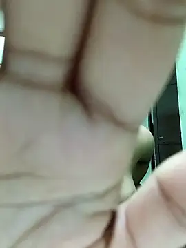 Snapshot of Kitti-Sharma chatting on May 7, 2026, 9:14 am Kitti-Sharma online show from May 7, 2026, 9:14 am