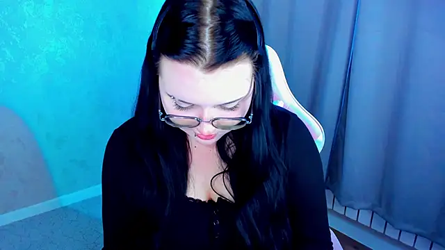 Kira G0ld online show from April 24, 2026, 9:01 am