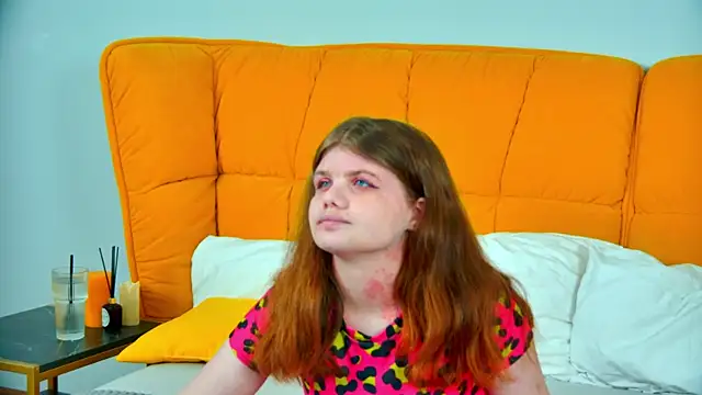 Snapshot of ChloeHalses chatting on May 9, 2026, 5:07 pm ChloeHalses online show from May 9, 2026, 5:07 pm