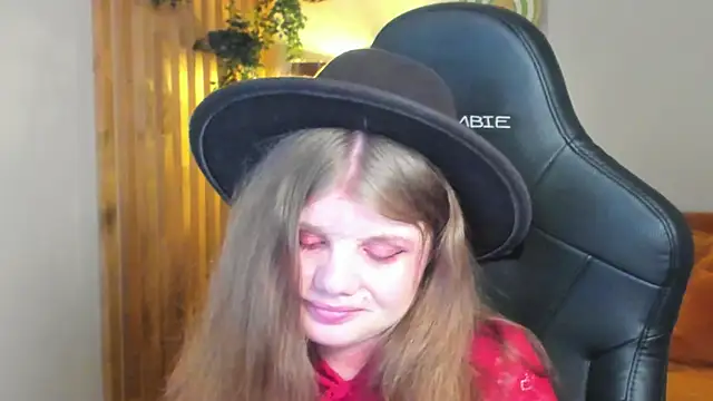 Snapshot of ChloeHalses chatting on May 10, 2026, 5:07 pm ChloeHalses online show from May 10, 2026, 5:07 pm