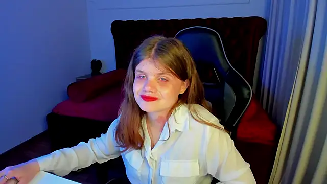 Snapshot of ChloeHalses chatting on May 15, 2026, 5:09 pm ChloeHalses online show from May 15, 2026, 5:09 pm