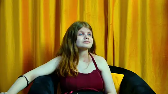 Snapshot of ChloeHalses chatting on May 16, 2026, 5:12 pm ChloeHalses online show from May 16, 2026, 5:12 pm