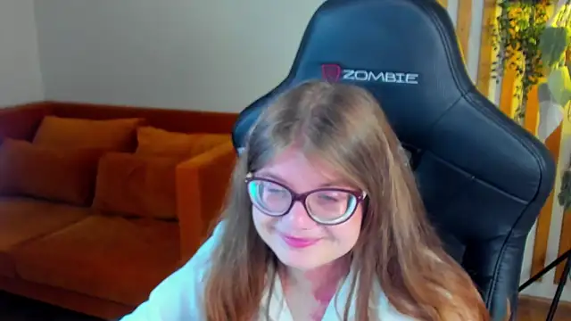 Snapshot of ChloeHalses chatting on June 12, 2026, 5:12 pm ChloeHalses online show from June 12, 2026, 5:12 pm