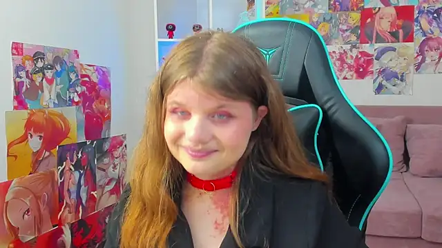 ChloeHalses online show from July 6, 2026, 5:04 pm