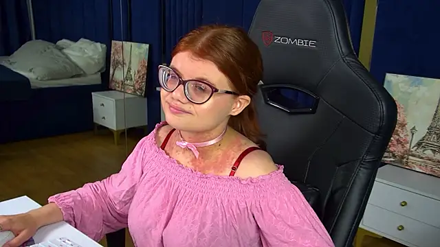ChloeHalses online show from July 31, 2026, 5:01 pm