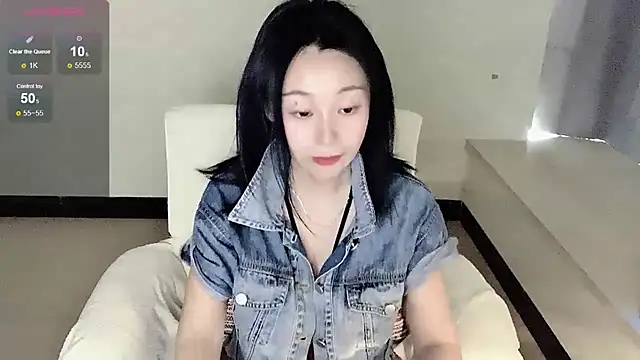 Snapshot of Sunny------ chatting on May 17, 2026, 4:32 am Sunny------ online show from May 17, 2026, 4:32 am