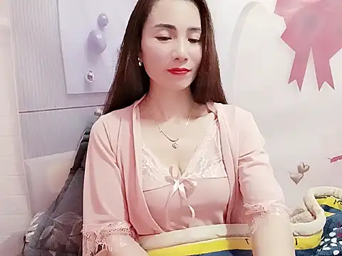 Snapshot of Hello-Kitty001 chatting on February 11, 2026, 7:35 am Hello-Kitty001 online show from February 11, 2026, 7:35 am