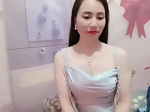 Snapshot of Hello-Kitty001 chatting on March 5, 2026, 1:51 pm Hello-Kitty001 online show from March 5, 2026, 1:51 pm