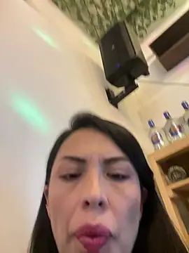 Emma Sanz   online show from February 20, 2026, 1:35 am