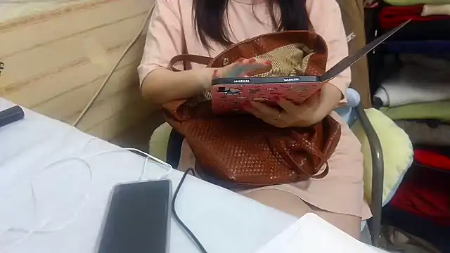 xiaoxiaowan11 online show from March 18, 2026, 1:14 pm