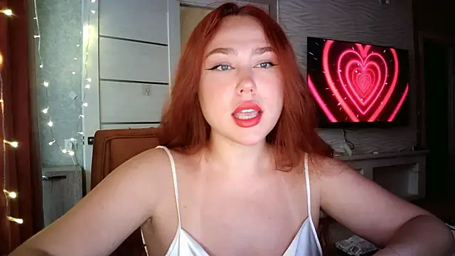 LolaaMint  online show from July 31, 2026, 12:15 pm