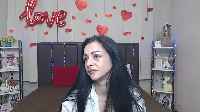 EvaClarkk online show from May 17, 2026, 5:20 pm