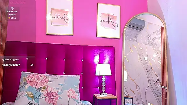 tightlittleebony online show from April 27, 2026, 7:34 pm