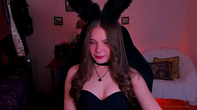 LanaLovely online show from June 17, 2026, 6:38 am