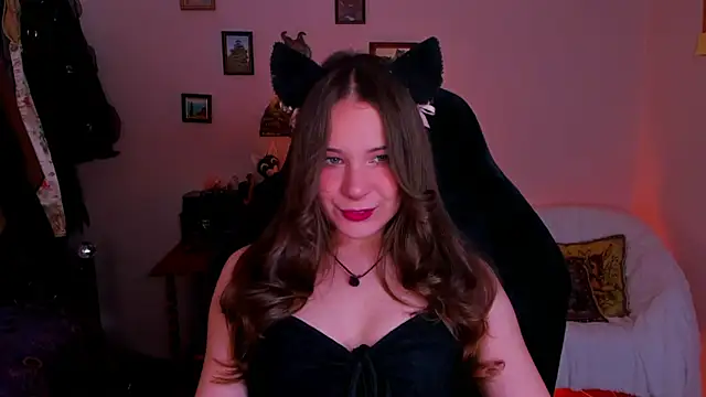 LanaLovely online show from June 18, 2026, 6:35 am