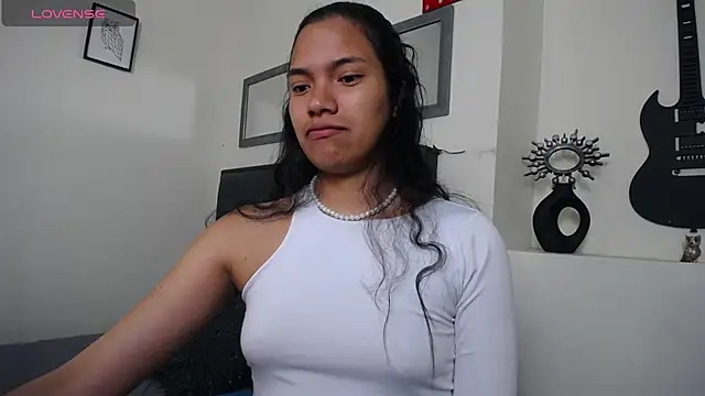 Julieta Parker online show from May 27, 2026, 1:13 am