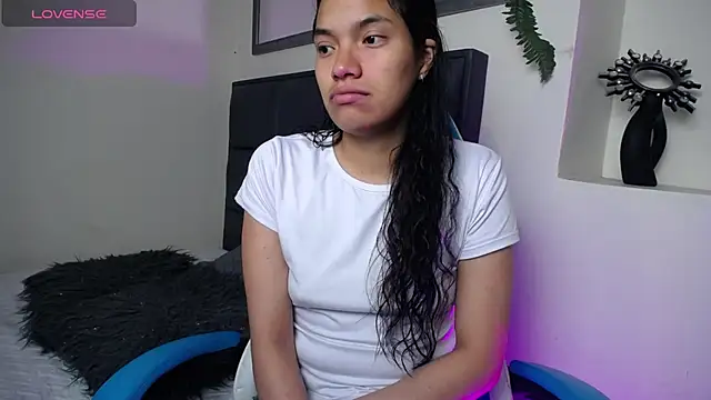 Snapshot of Julieta_Parker chatting on July 10, 2026, 2:16 am Julieta Parker online show from July 10, 2026, 2:16 am
