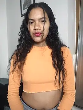 Snapshot of Julieta_Parker chatting on July 14, 2026, 2:05 am Julieta Parker online show from July 14, 2026, 2:05 am