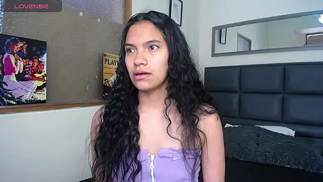 Snapshot of Julieta_Parker chatting on July 16, 2026, 7:53 pm Julieta Parker online show from July 16, 2026, 7:53 pm