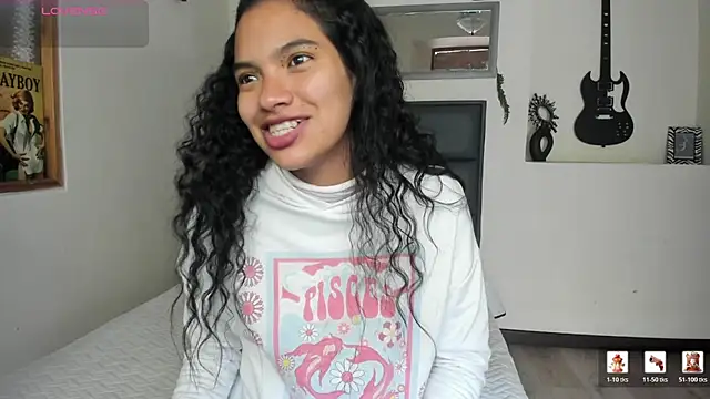 Snapshot of Julieta_Parker chatting on July 22, 2026, 9:28 pm Julieta Parker online show from July 22, 2026, 9:28 pm