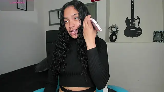 Snapshot of Julieta_Parker chatting on July 26, 2026, 8:49 pm Julieta Parker online show from July 26, 2026, 8:49 pm