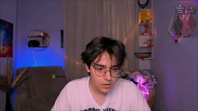 Snapshot of martin_neil chatting on March 8, 2026, 2:04 am martin neil online show from March 8, 2026, 2:04 am