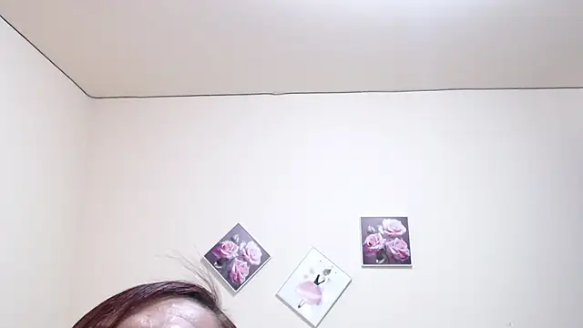 dannamomcerratt online show from July 31, 2026, 2:11 am