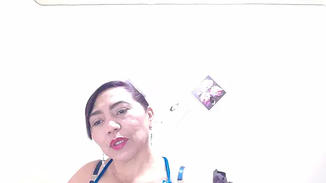 dannamomcerratt online show from August 7, 2026, 1:51 am