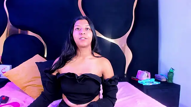 Snapshot of Vaneline2 chatting on May 16, 2026, 3:44 pm Vaneline2 online show from May 16, 2026, 3:44 pm