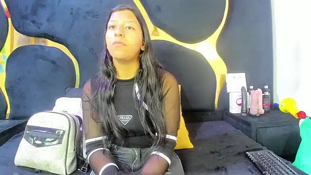 Vaneline2 online show from July 9, 2026, 3:38 pm