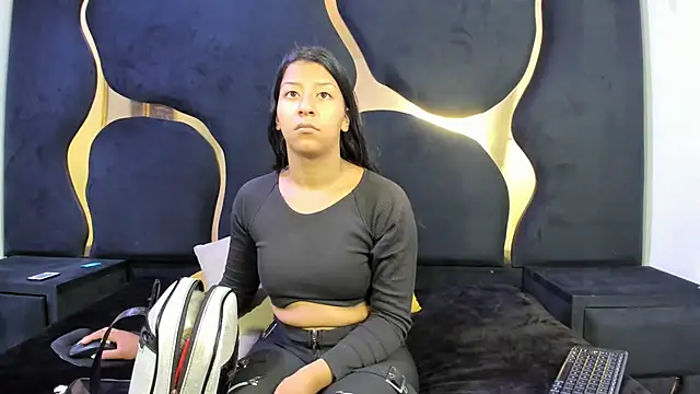 Vaneline2 online show from July 26, 2026, 1:18 pm