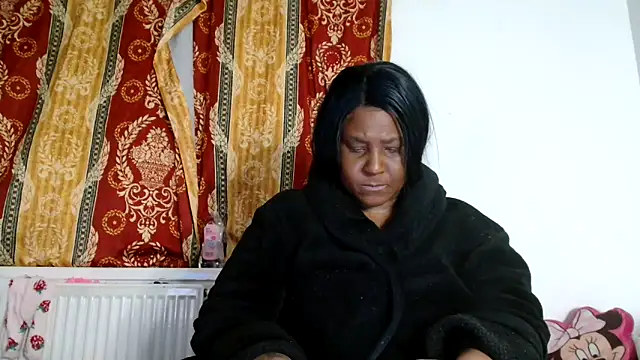 Snapshot of CurvySashia chatting on March 5, 2026, 12:06 am CurvySashia online show from March 5, 2026, 12:06 am