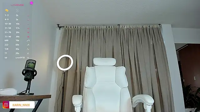 karinnixx online show from February 28, 2026, 9:49 pm