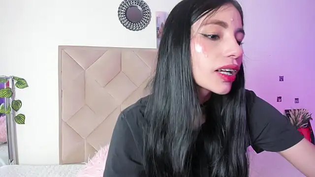 Snapshot of Chloe_Miller_2 chatting on June 25, 2026, 3:06 am Chloe Miller 2 online show from June 25, 2026, 3:06 am