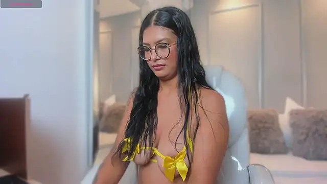 MiaSmit  online show from February 14, 2026, 3:25 am