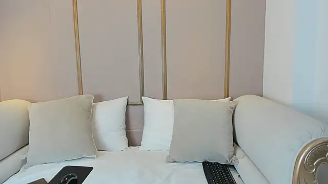 LisaLain online show from February 28, 2026, 12:17 pm