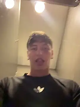 Snapshot of ARON_LUXX chatting on June 7, 2026, 5:27 pm ARON LUXX online show from June 7, 2026, 5:27 pm