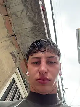 Snapshot of ARON_LUXX chatting on July 29, 2026, 3:21 pm ARON LUXX online show from July 29, 2026, 3:21 pm