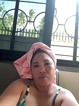 Snapshot of lady_candy85 chatting on April 11, 2026, 7:35 am lady candy85 online show from April 11, 2026, 7:35 am