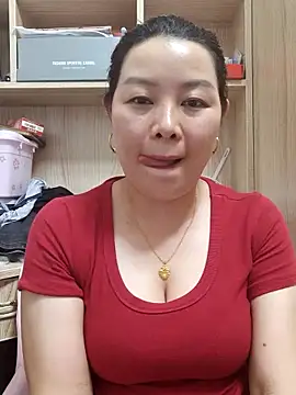 Jennie dogy online show from June 3, 2026, 1:46 pm