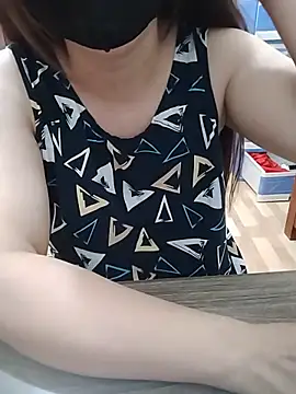 Snapshot of LiilyZi chatting on June 18, 2026, 4:55 pm LiilyZi online show from June 18, 2026, 4:55 pm